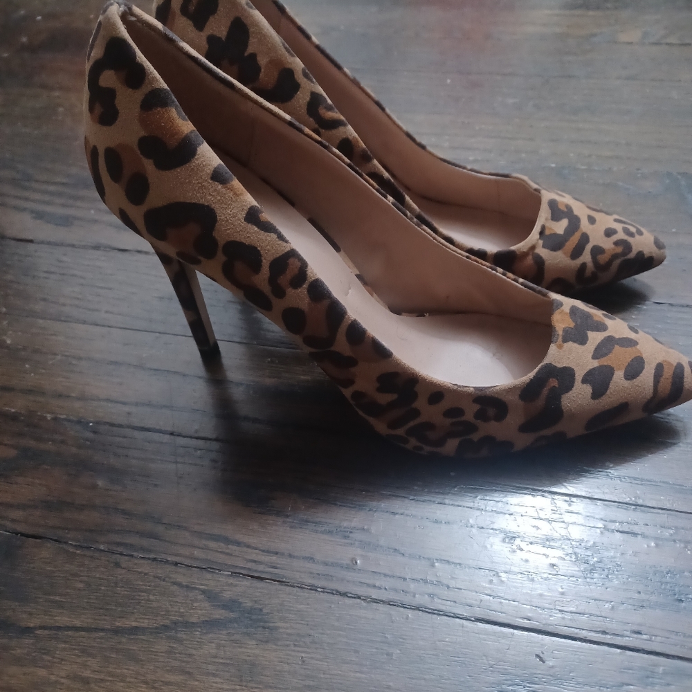Shoes - Picture 4 of 4